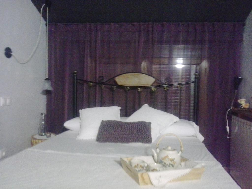Hostal Royuela Chambre photo